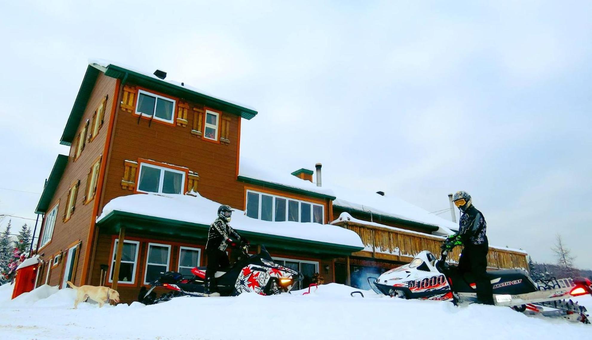 Le Gite Ambrelane Thetford Mines Exterior photo