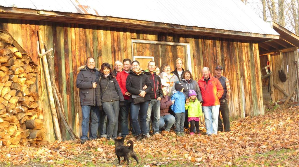 Le Gite Ambrelane Thetford Mines Exterior photo